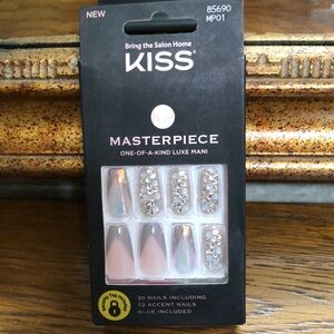 New Kiss Masterpiece one of a kind Luxe mani. 30 nails including 12 accent nails